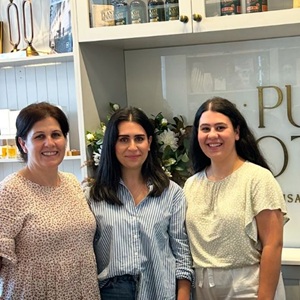 Pure Apotheca — Strong physical store. Expanded online.